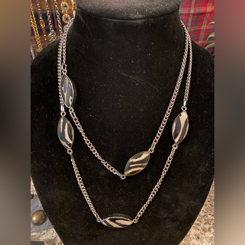 Zebra 🦓 Chicos necklace